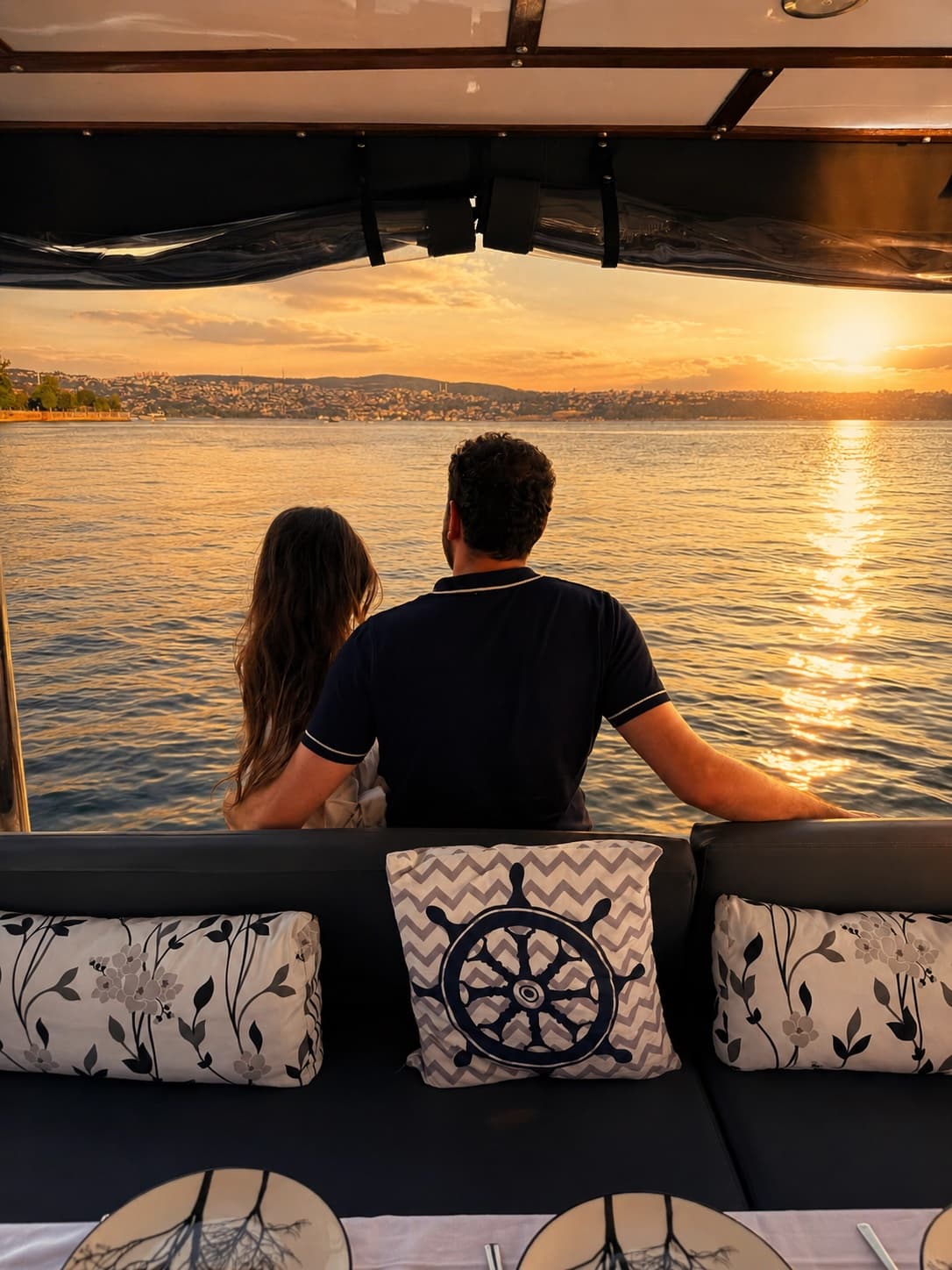 Boğaz'da İki Kişilik Romantik Tekne Turu